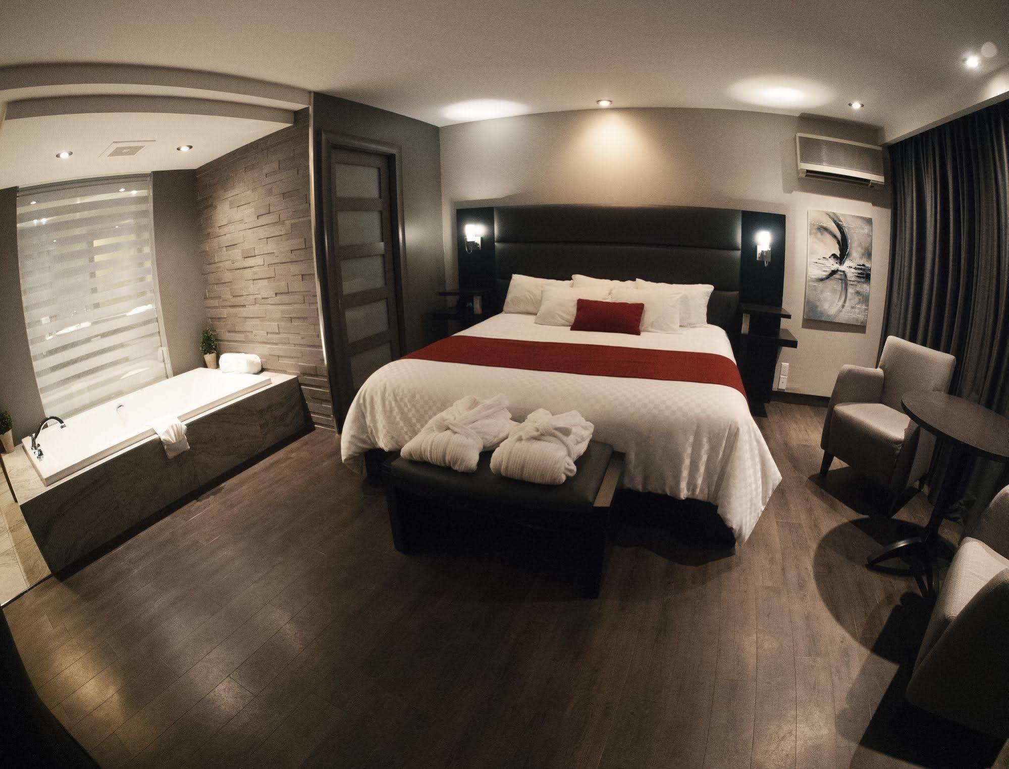 Hôtel Le Voyageur Sept-Îles Extérieur photo